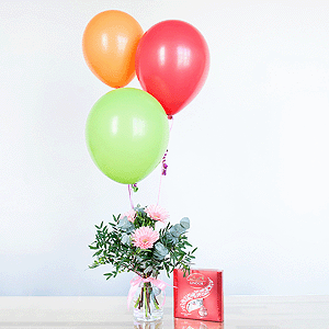 Gift set "Gerberas, sweets and balloons" with delivery Magnitogorsk
