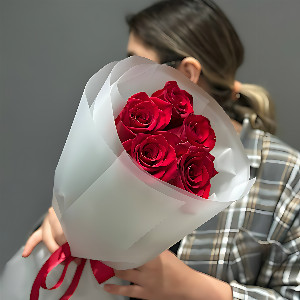 Bouquet "Blazing Sunset" of Red Roses with delivery Magnitogorsk