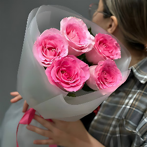 Bouquet "Silk Dawn" of Pink Roses with delivery Magnitogorsk
