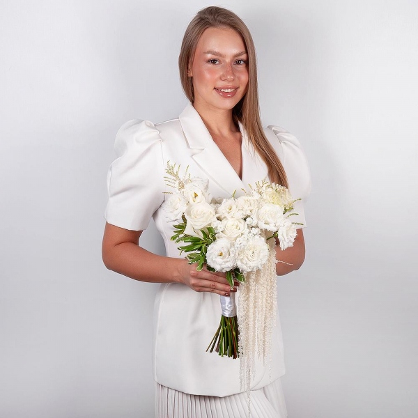 White rose 50 cm Ecuador - 7, Carnation white, cream - 7, lisianthus - 5, Gypsophila - 1, Salal, Astilbe, Amaranth stabilized, Ribbon