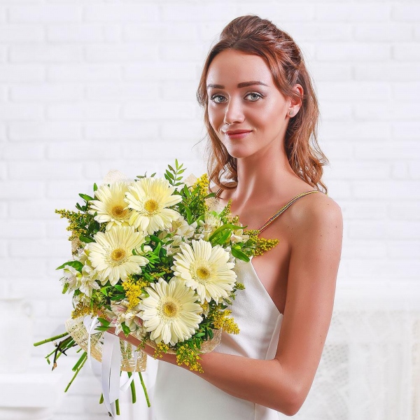 Gerbera white - 7, Alstromeria white, soft pink - 7, Solidago (1 pc.), Pistachio, Sisal, Ribbon