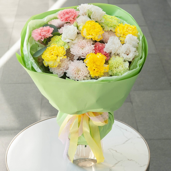 Green carnation - 6, lisianthus - 3, Baltica Pink Spray Chrysanthemum - 5, Yellow carnation - 8, Pink carnation - 5, Eucalyptus populus (1 pc.), Wrapping Paper