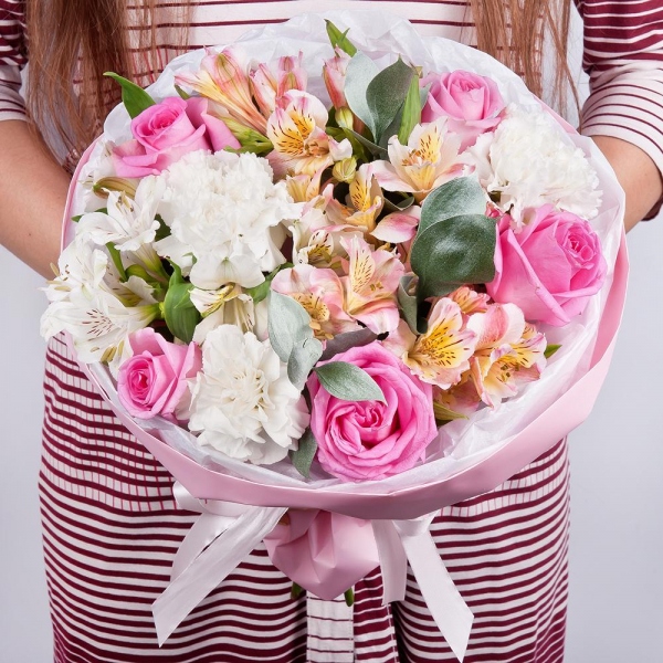 Pink rose 50 cm - 7, Carnation white, cream - 4, Alstromeria white, soft pink - 5, Ruscus, Wrapping Paper, Ribbon