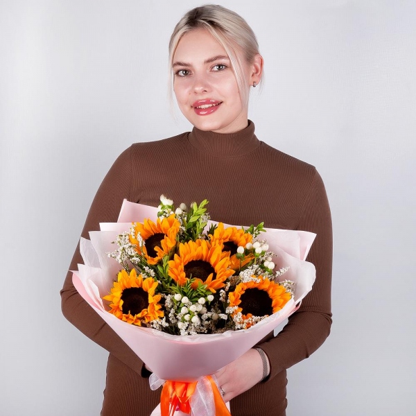Sunflower - 7, Hypericum, Limonium (1 pc.), Pistachio, Wrapping Paper