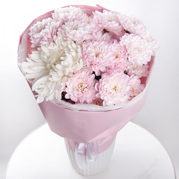 Baltica Pink Spray Chrysanthemum - 6, Magnum White Chrysanthemum - 1, Wrapping Paper