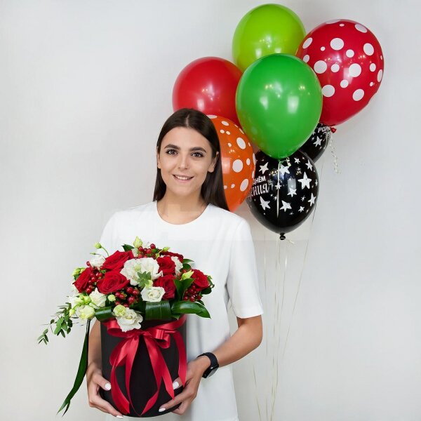 Red rose 50 cm - 12, lisianthus - 7, Round flower box medium, Oasis, Film, Ruscus, Aspidistra (1 pc.), Hypericum, Eucalyptus parvifolia (1 pc.), Helium Balloon (1 pc.), Ribbon