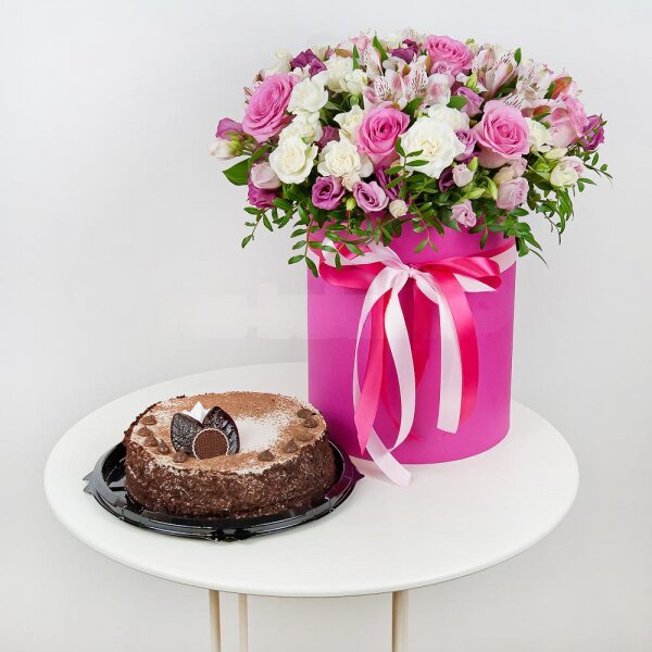 Pink rose 50 cm - 9, Alstromeria white, soft pink - 4, Spray rose: white, cream, light pink 50 cm - 8, Pink Lisianthus (Eustoma) - 4, Round flower box medium, Oasis, Film, Pistachio, Cake in assortment, Ribbon